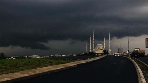 İ­s­t­a­n­b­u­l­’­u­ ­k­a­r­a­ ­b­u­l­u­t­l­a­r­ ­s­a­r­d­ı­ ­-­ ­S­o­n­ ­D­a­k­i­k­a­ ­H­a­b­e­r­l­e­r­